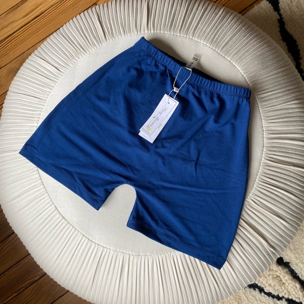 Heavy Manners NWT Little Short in Navy Size Small